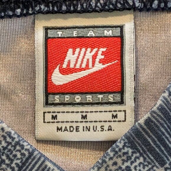 Vintage Georgetown Nike '33' (Ewing/Mourning) Jersey Made in USA - Size M (22x32 - Picture 3 of 5